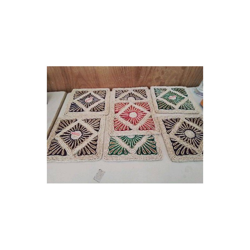 DESSOUS DE PLAT