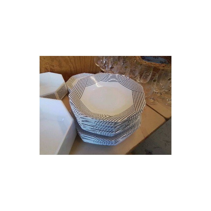LOT DE 6 ASSIETTES CREUSES BLANCHE ET NOIRE ARCOPAL 