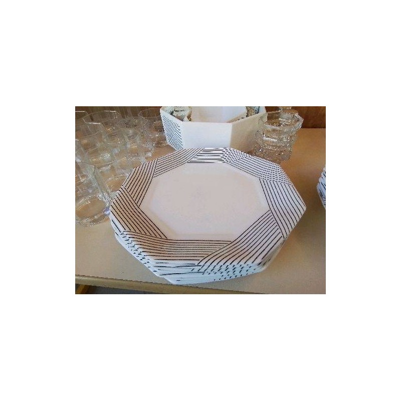 LOT DE 6 ASSIETTES PLATES BLANCHE ET NOIRE ARCOPAL 