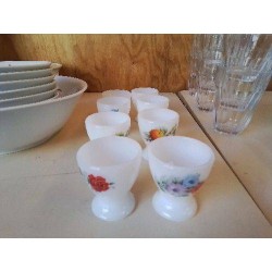 PETIT COQUETIER EN ARCOPAL AVEC MOTIFS 