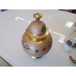 VASE EN LAITON 