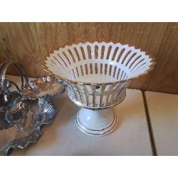 CORBEILLE EN PORCELAINE 