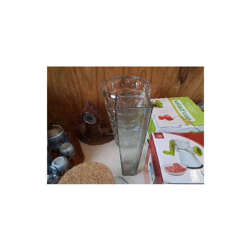VASE EN VERRE RECTANGULAIRE 