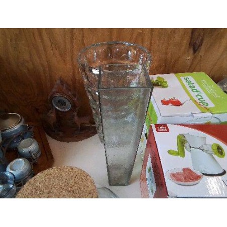 VASE EN VERRE RECTANGULAIRE 