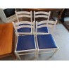 CHAISE BLANCHE ASSISE BLEU 