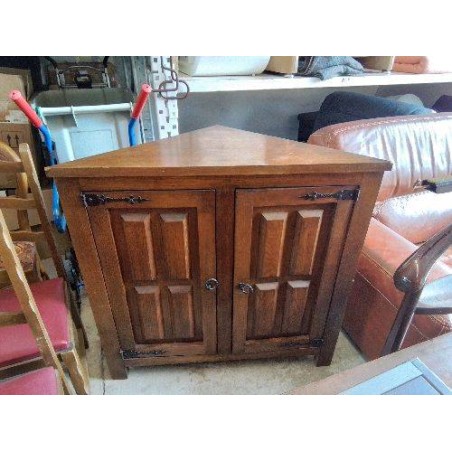 MEUBLE D’ANGLE STYLE ESPAGNOL 