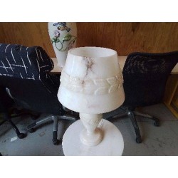 LAMPE BLANCHE EN ALBATRE
