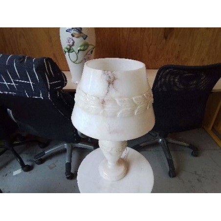 LAMPE BLANCHE EN ALBATRE