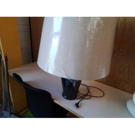 LAMPE NOIR EN GRANITE AVEC ABAJOUR BLANC 