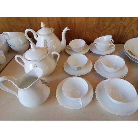 SERVICE A THE EN PORCELAINE 