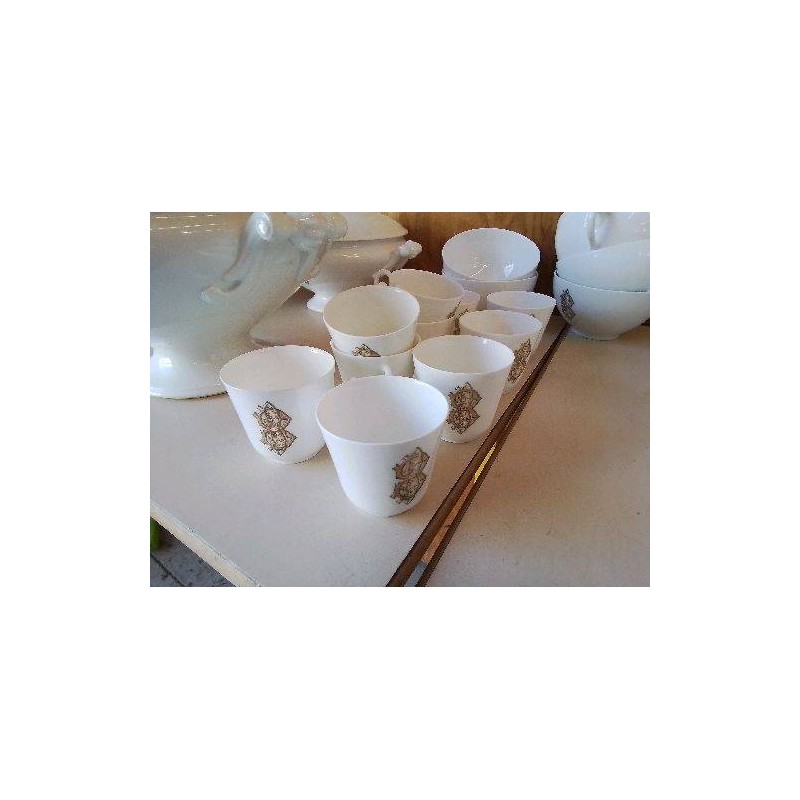 LOT DE 10 TASSES A CAFE EN PORCELAINE 