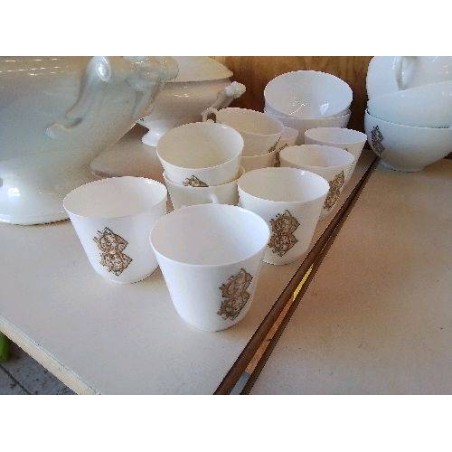 LOT DE 10 TASSES A CAFE EN PORCELAINE 