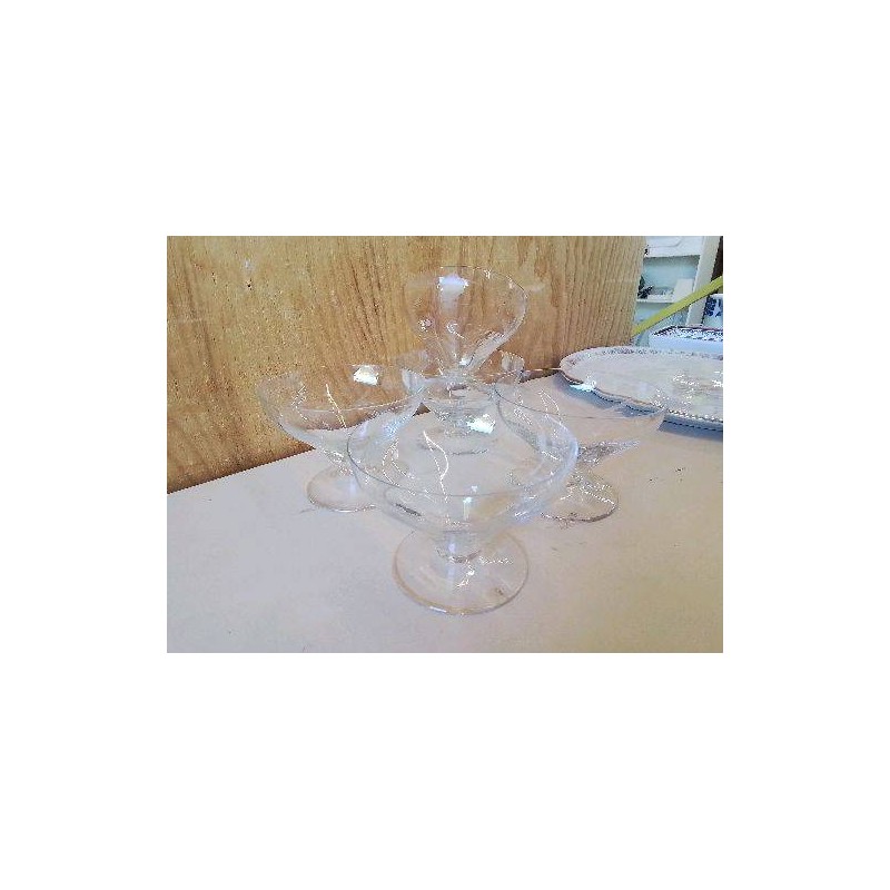 LOT DE 5 COUPES A CHAMPAGNE 