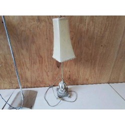 LAMPE A POSER