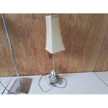 LAMPE A POSER