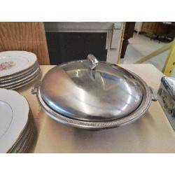 SOUPIÈRE EN INOX MASSIF 