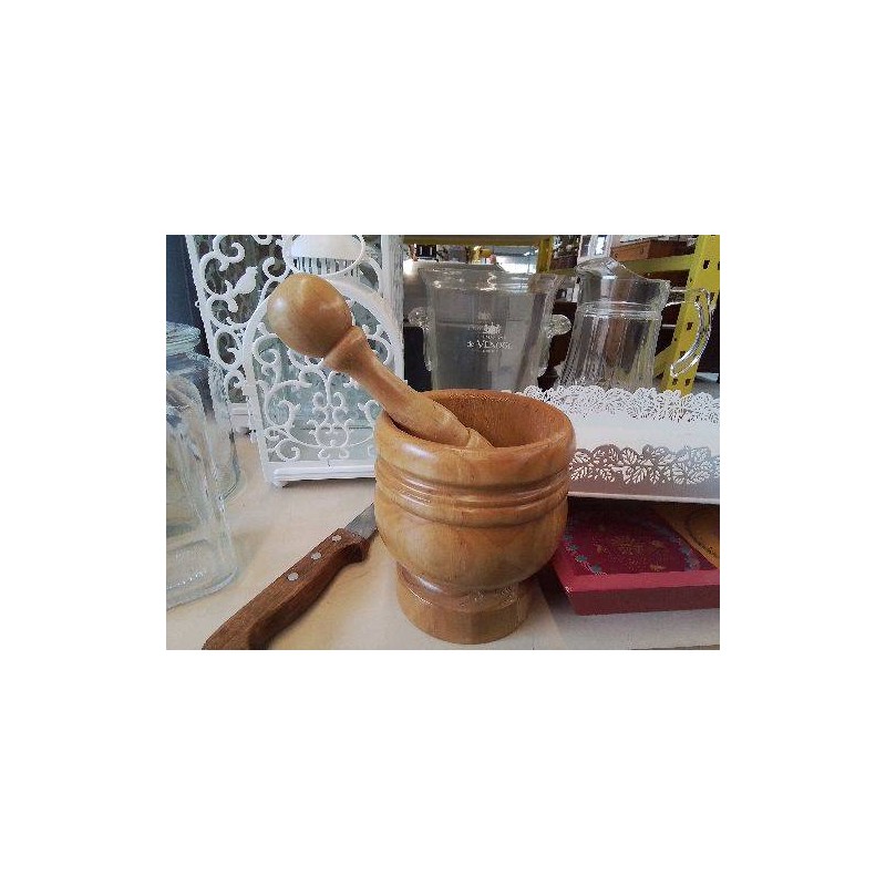 PETIT MORTIER EN BOIS AVEC SON PILON 