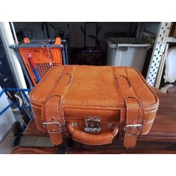 PETITE VALISE EN CUIR 