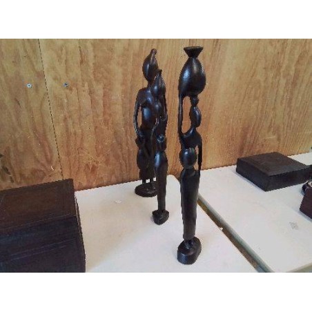 STATUETTE AVEC VASE EN NOIR