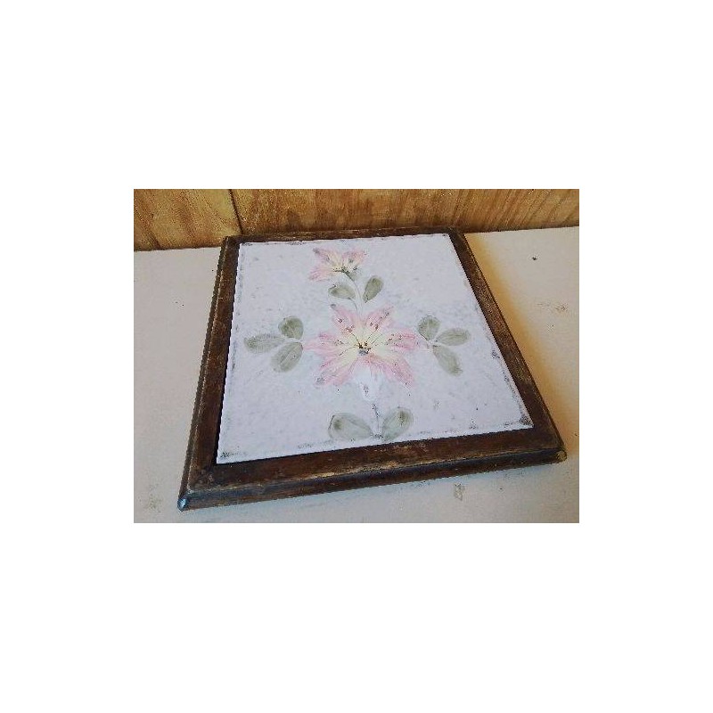 DESSOUS DE PLAT