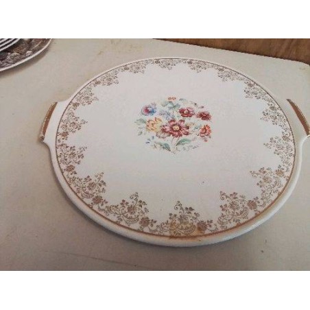 PLAT A GATEAU EN PORCALAINE 