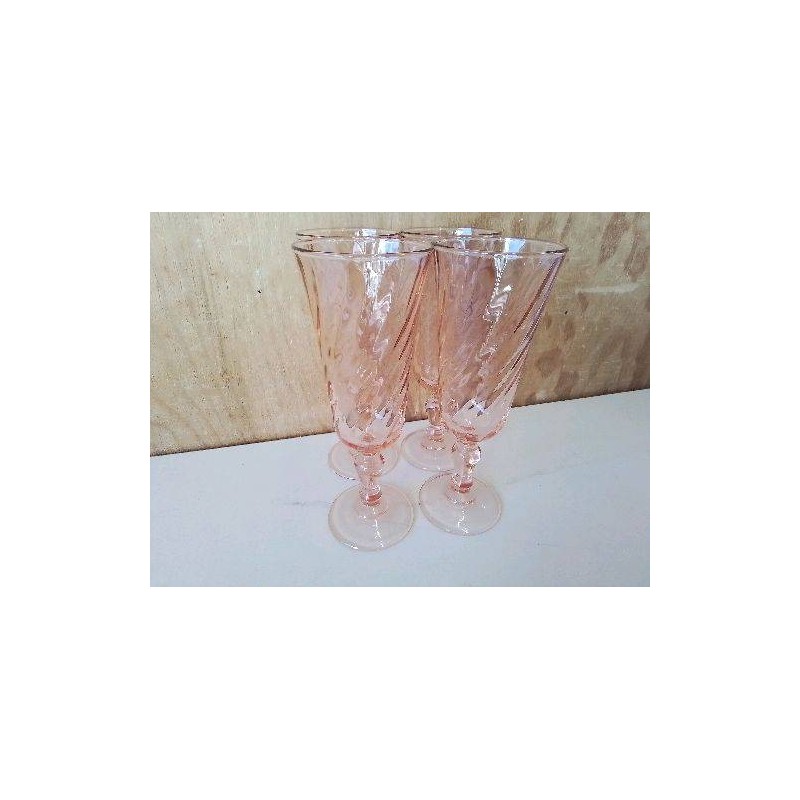 LOT DE 4 FLUTES A CHAMPAGNE 