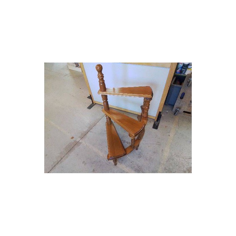 ETAGERE PLANTE ESCALIER