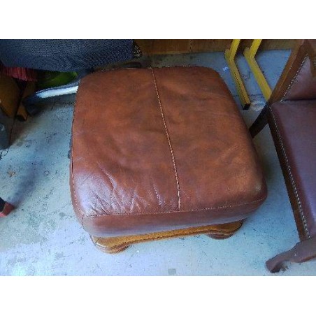 POUF EN CUIR