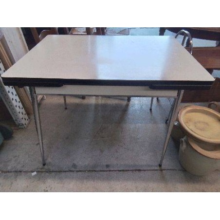 TABLE DE CUISINE VINTAGE
