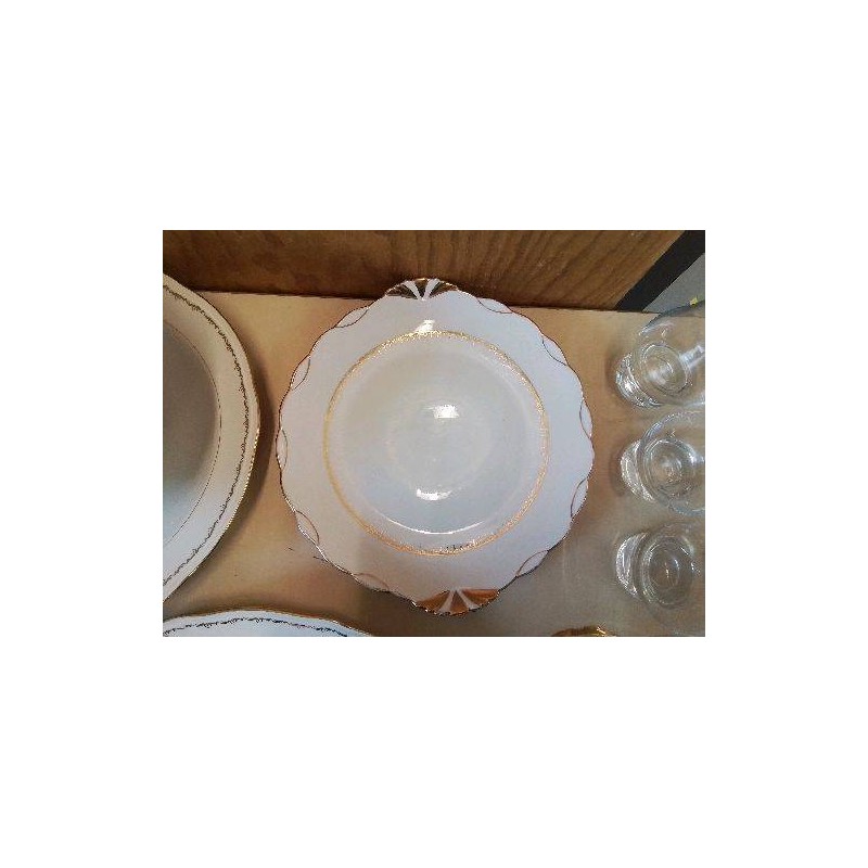ASSIETTE À DESSERT EN PORCELAINE 