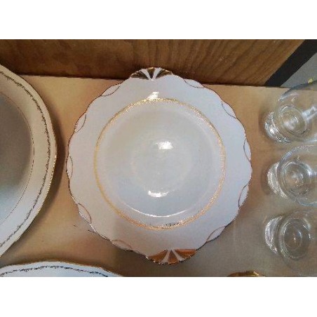 ASSIETTE À DESSERT EN PORCELAINE 