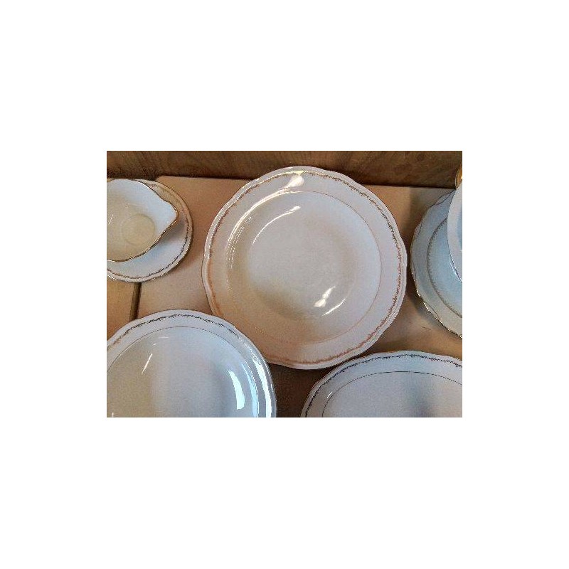 GRANDE ASSIETTE EN PORCELAINE 