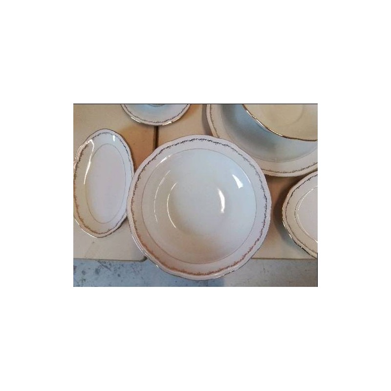 ASSIETTE CREUSE EN PORCELAINE 