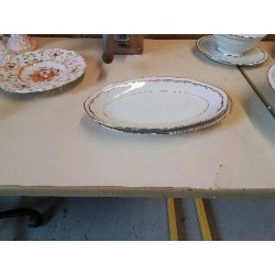 PLAT OVALE EN PORCELAINE 