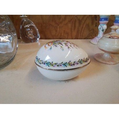 BOITE OEUF EN PORCELAINE 