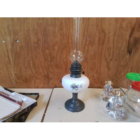 LAMPE A PETROLE 