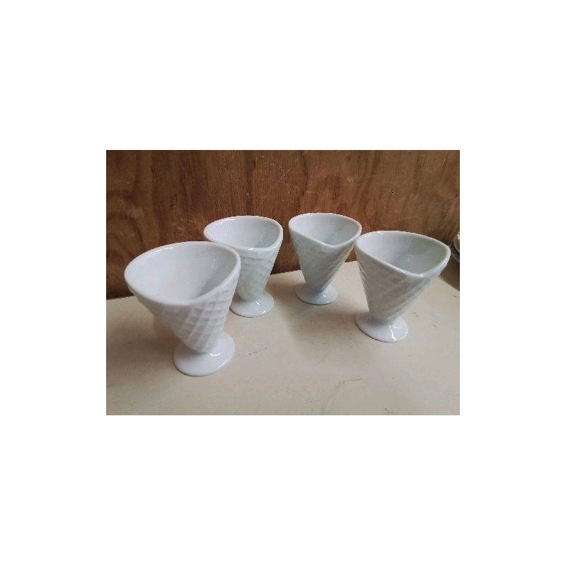 LOT DE 4 COUPES A GLACE