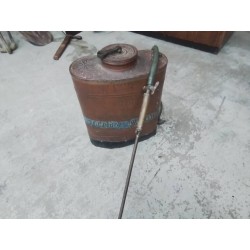ANCIEN PULVÉRISATEUR 