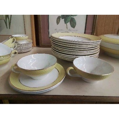 TASSE À THÉ AVEC SOUCOUPE JAUNE ET DORÉ 