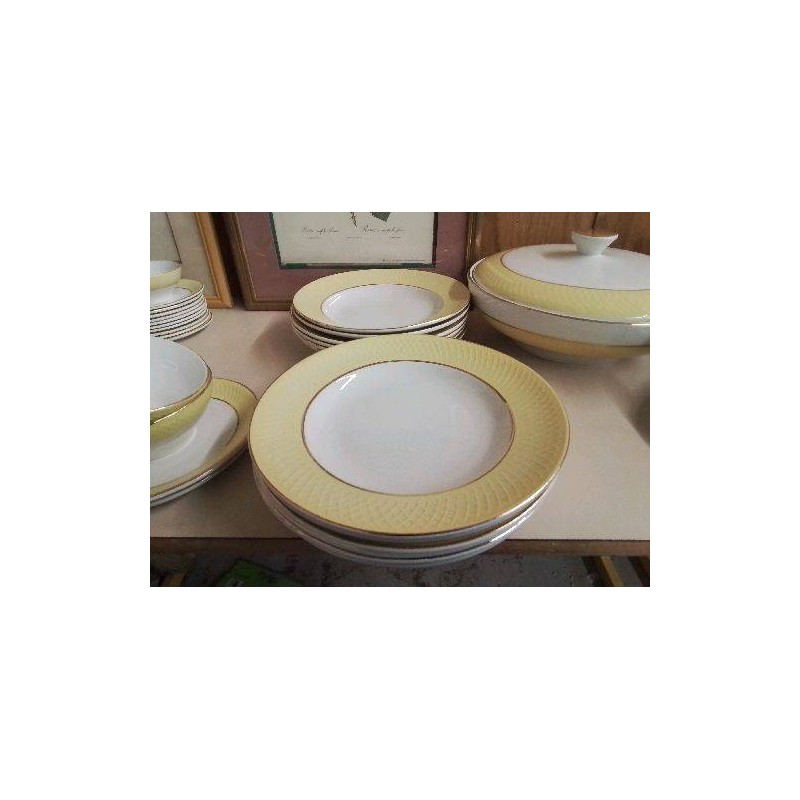 LOT DE 6 ASSIETTES CREUSES JAUNE ET DORÉ 