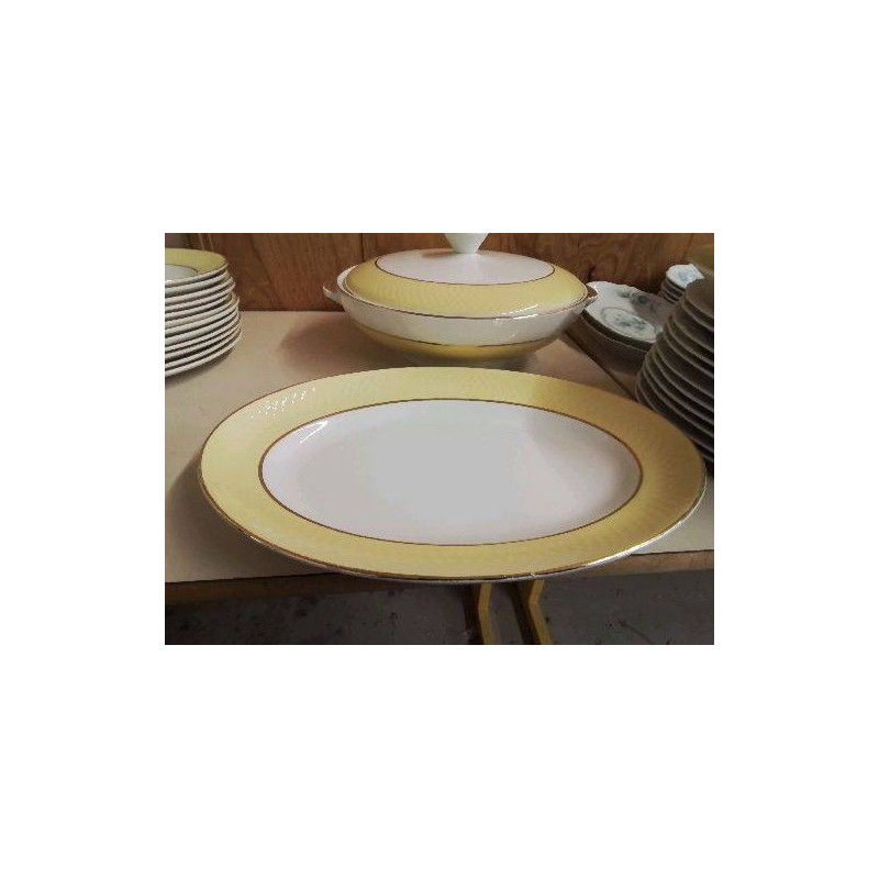 PLAT OVALE JAUNE ET DORÉ 