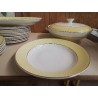 PLAT JAUNE ET DORÉ 
