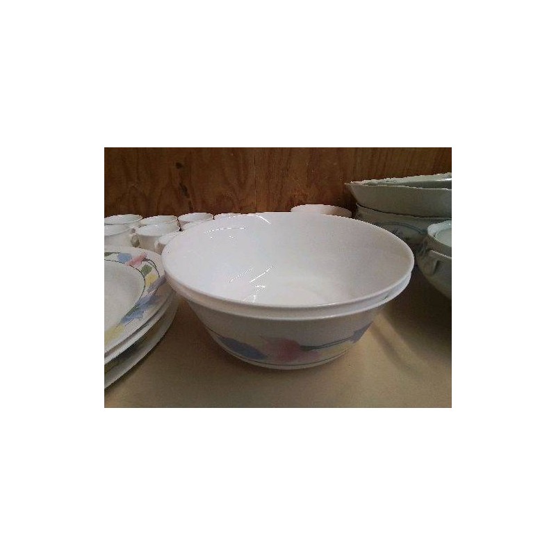 SALADIER ARCOPAL MOTIF FLORAL 