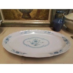 PLAT OVALE EN PORCELAINE MOTIF FLORAL BLEU 