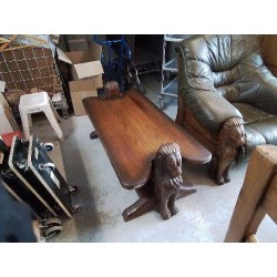 TABLE BASSE LION SCULPTÉ 