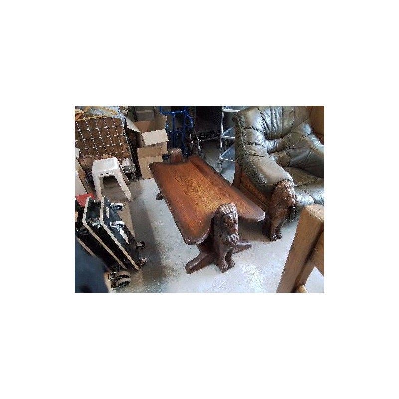 TABLE BASSE LION SCULPTÉ 
