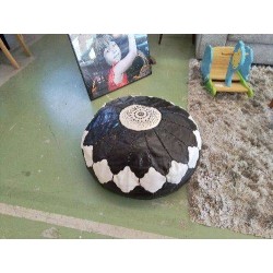 POUF MAROCAIN ROND CUIR NOIR ET BLANC 