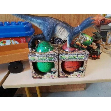 DINOSAURE AVEC 2 OEUFS 