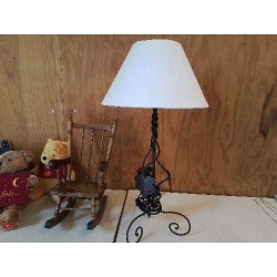 LAMPE AVEC ABAT-JOUR BLANC 