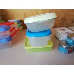 TUPPERWARE MOYEN
